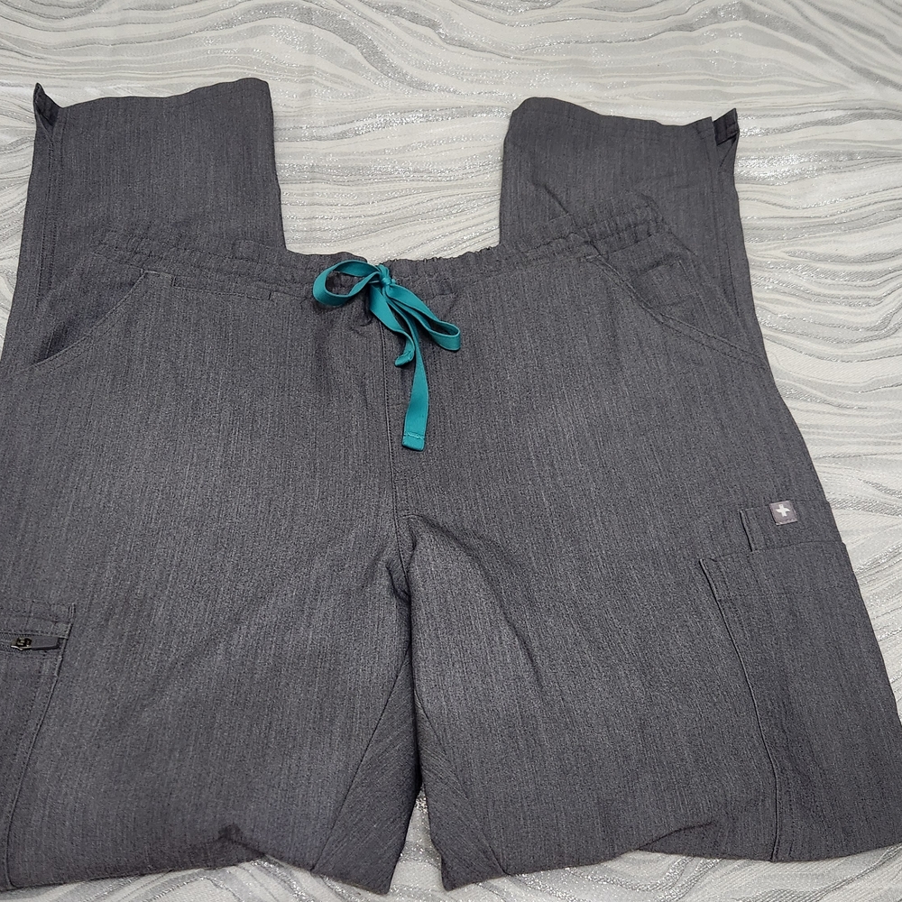 Figs Graphite Skinny Yola Scrub Pants- Medium Size
